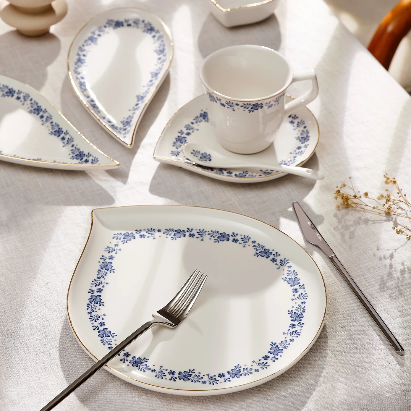 Casilda Porselen 32 Parça 6 Kişilik Kahvaltı/Servis Takımı